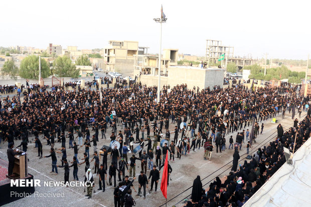 عزاداری روز عاشورا در هشتبندی