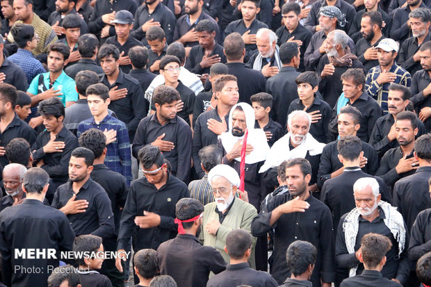 عزاداری روز عاشورا در هشتبندی