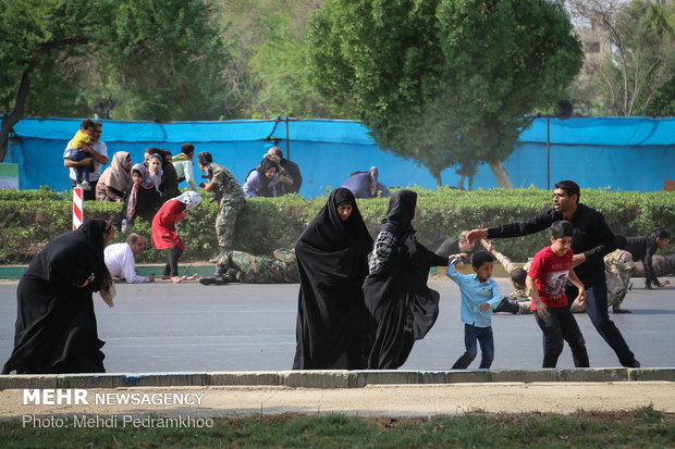 Ahvaz'daki geçit törenine terör saldırısı