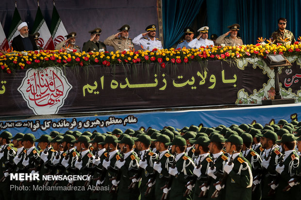 مراسم استعراض عسكري للقوات المسلحة الايرانية في طهران