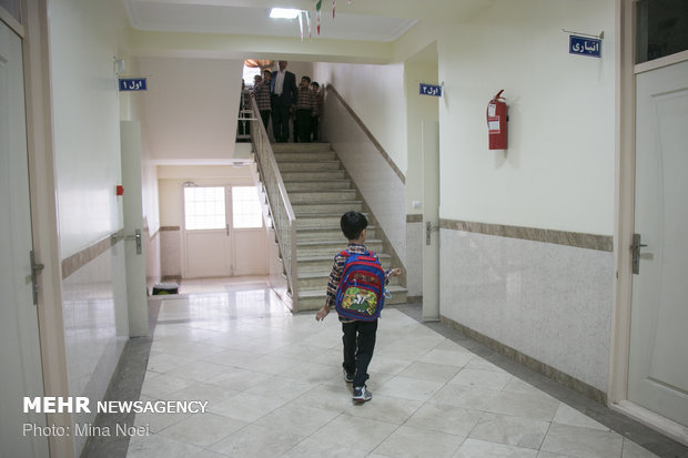 Beginning of school year in Iran