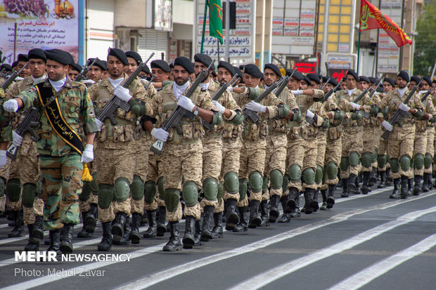 ایران کے مختلف صوبوں میں فوجی پریڈ کی تقریبات(3)
