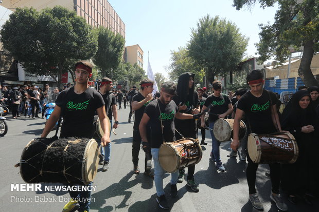 عزاداری روز دوازدهم ماه محرم در محله سرچشمه تهران
