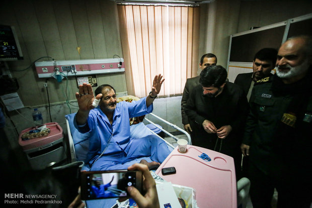 Khuzestan prov. governor gen. visits victims of Ahvaz terrorist attack