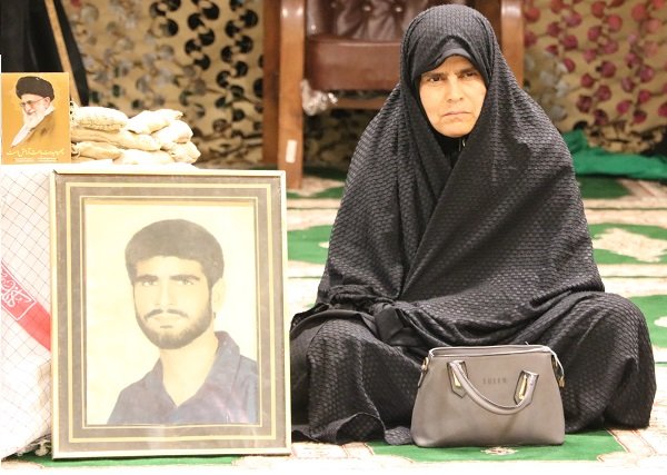 تجلیل رئیس بنیاد شهید از مادران و همسران شهدا 