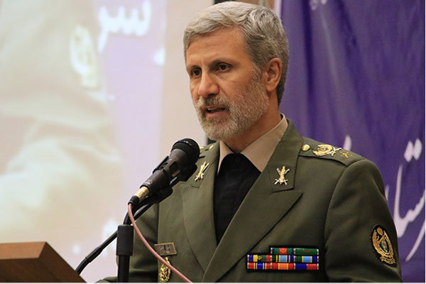 وزير الدفاع الايراني: الحظر الامیركی سیفشل وسنصدّر نفطنا 
