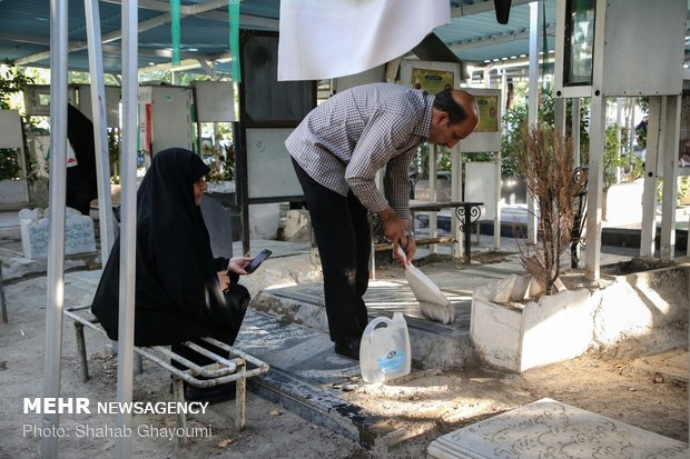 غبارروبی گلزار شهدای بهشت زهرا