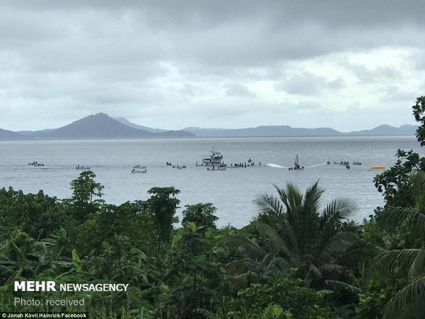 فرود هواپیما در آب‎