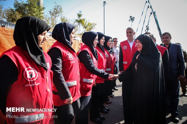 رئيس بلدية طهران يتفحص محطة اطفاء الحريق في برج "ميلاد" 