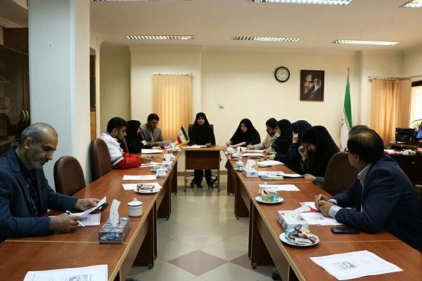 انتقال فرهنگ اصیل ایرانی و اسلامی به کودکان لازم و ضروری است