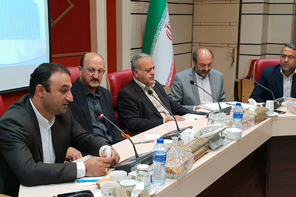 وزیر نیرو باید پاسخگوی مشکلات بحران آب کشور باشد