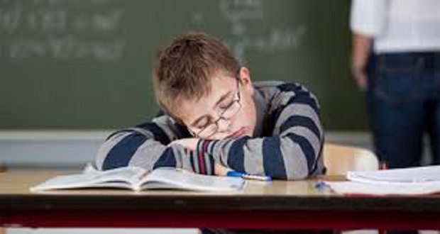 ارتباط خواب ناکافی نوجوان و مصرف قند بیشتر در طول سال تحصیلی