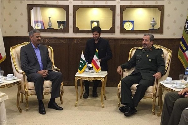 Iran, Pakistan call for closer coop. against terrorism, organized crime