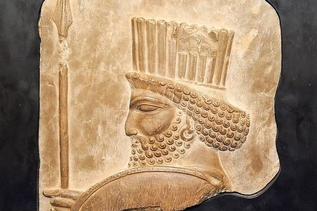 سر سرباز هخامنشی دوم و سوم هم به ایران میآید