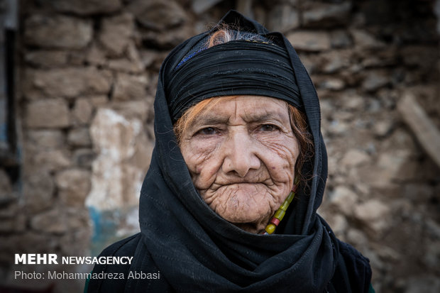 Life goes on in Kermanshah quake-hit areas