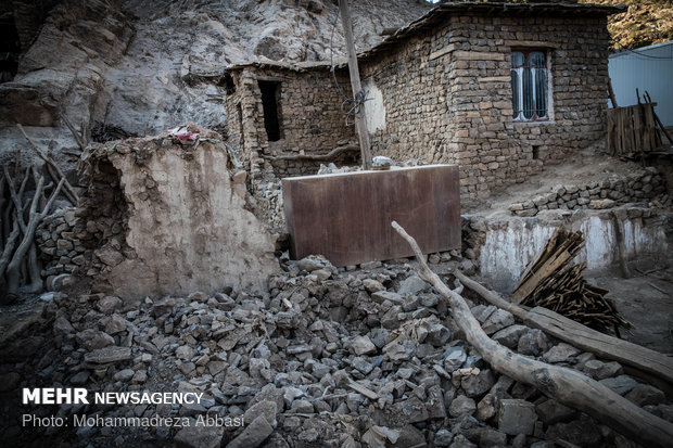 Life goes on in Kermanshah quake-hit areas