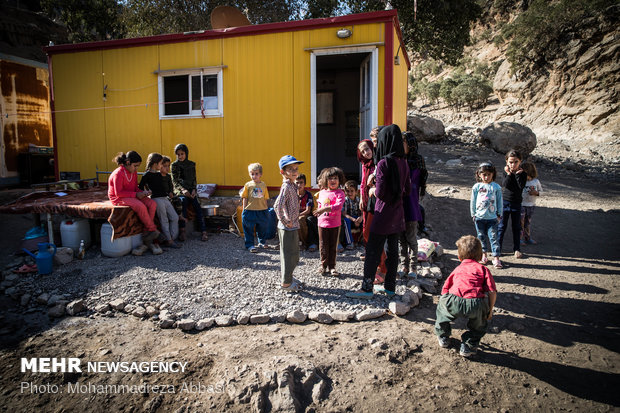 Life goes on in Kermanshah quake-hit areas