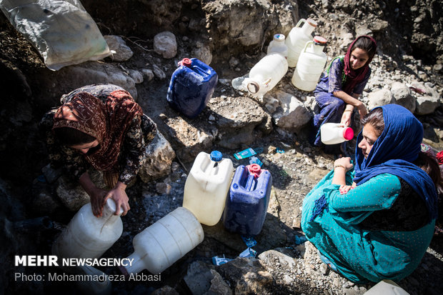 Life goes on in Kermanshah quake-hit areas