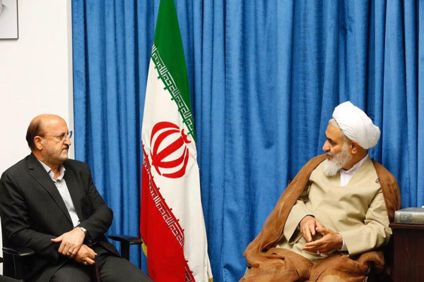 چهل سالگی انقلاب را باشکوه برگزار خواهیم کرد