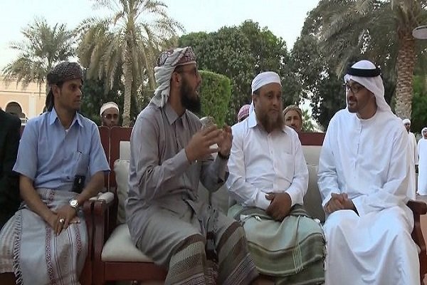 حليف الإمارات يلوح بإسقاط حكومة هادي في عدن واحتلال القصر الرئاسي