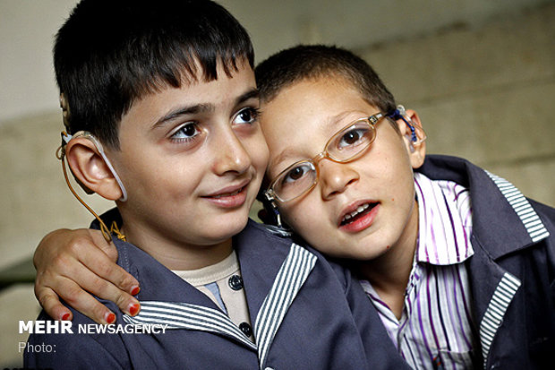 ۲۳۶ دانش آموز دارای آسیب شنوایی در مدارس کردستان تحصیل می کنند