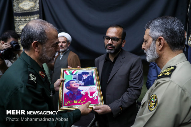 Iran’s Army pays tribute to martyrs of Ahvaz terror attack