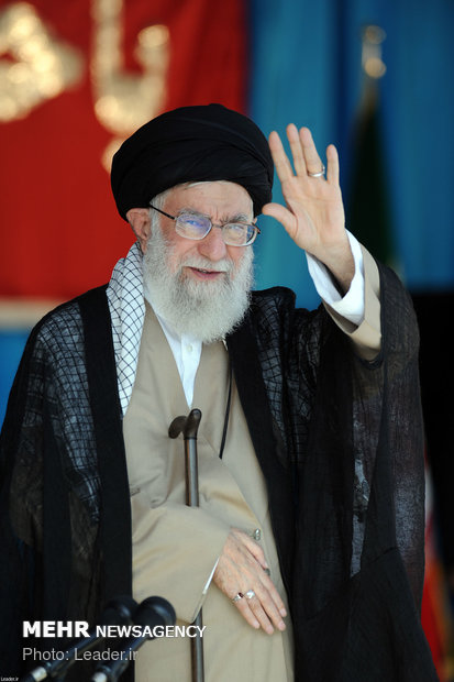 قائد الثورة الاسلامية في الملتقى الكبير قوات التعبئة في طهران 