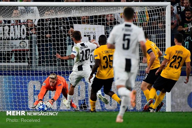 دیدار تیم های یوونتوس و یانگ بویز