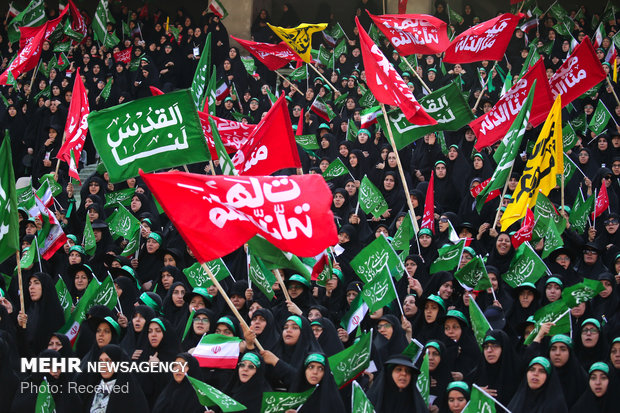 قائد الثورة الاسلامية في ملتقى قوات التعبئة في طهران 