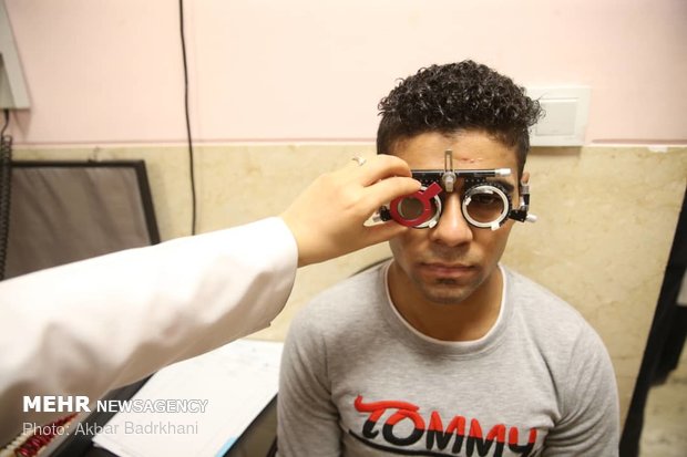 ویزیت رایگان چشم پزشکی به مناسبت روز جهانی بینایی در مرکز پزشکی آموزشی طرفه