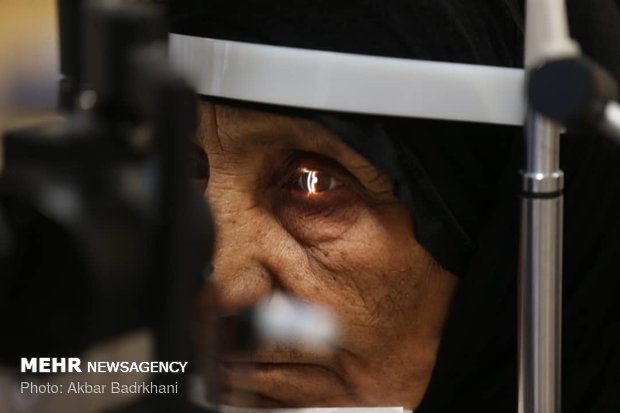 ویزیت رایگان چشم پزشکی به مناسبت روز جهانی بینایی در مرکز پزشکی آموزشی طرفه