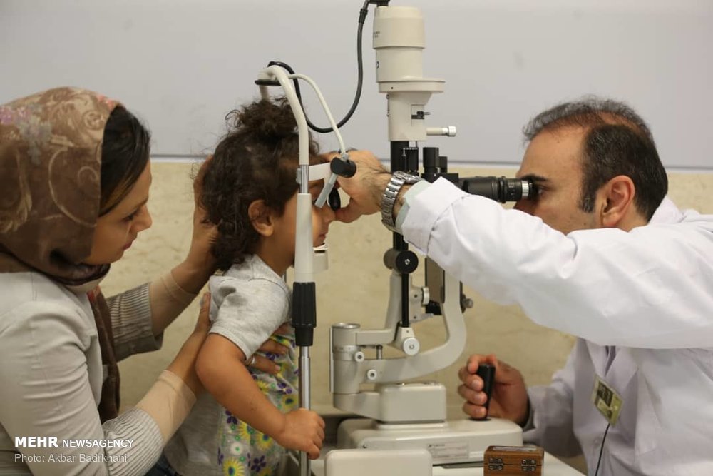 کاهش شیوع تنبلی چشم ایرانی ها/ چه کسی اجازه دارد عینک طبی بفروشد