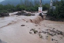 مسدود شدن راه ارتباطی بیش از ۱۰۰ خانوار در سیدسرای فومن