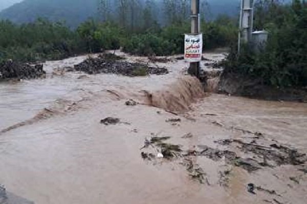 بارش راه های روستایی در کهگیلویه را مسدود کرد