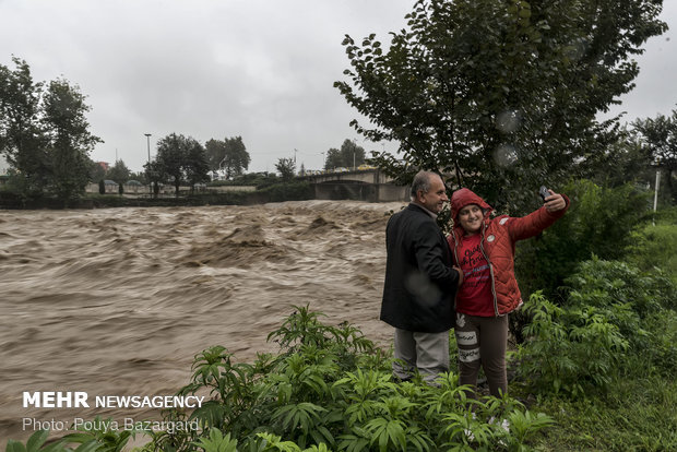 Heavy rain causes flash flood in Gilan