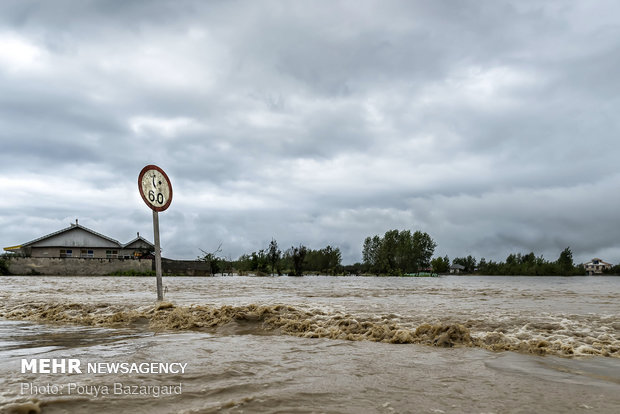 Heavy rain causes flash flood in Gilan