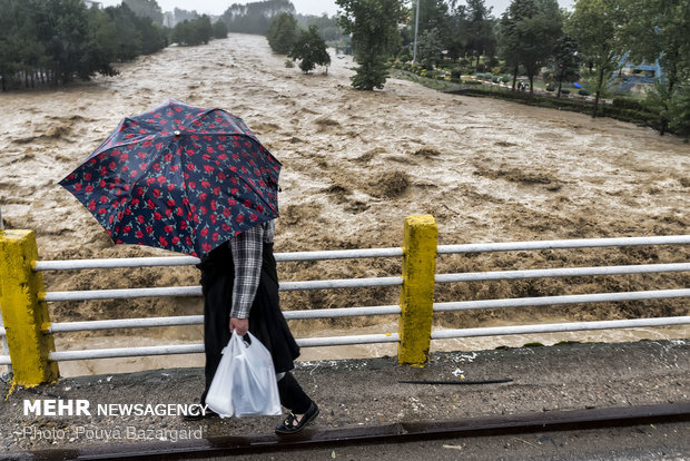 Heavy rain causes flash flood in Gilan