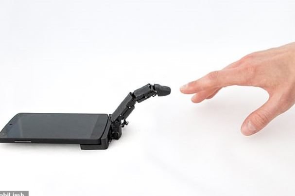 یک انگشت رباتیک اکسسوری جدید موبایل شد! (+عکس)