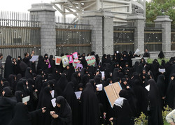 روایتی از تجمع شهروندان در اعتراض به عدم اجرای قانون حجاب