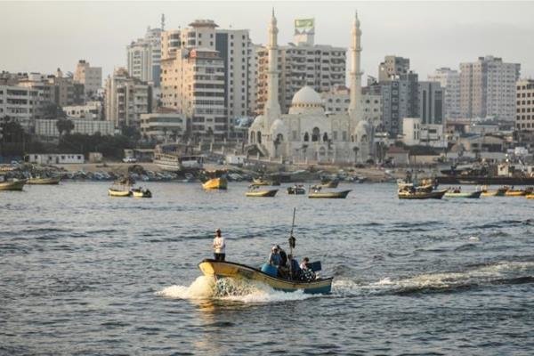 رژیم صهیونیستی محدوده ماهیگیری در سواحل غزه را ۳۳ درصد کاهش داد!