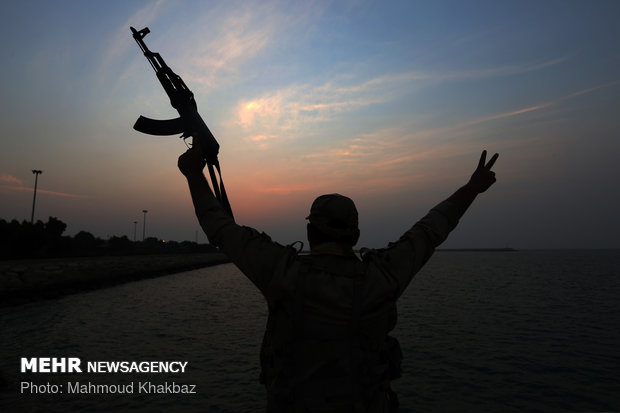 Border guards perform maritime maneuver on Kish Island