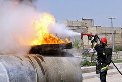انفجار تانکر حمل میعانات گازی در ارسنجان/ یک نفر مصدوم شد