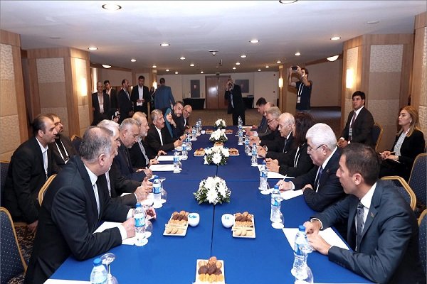رئیس مجلس آذربایجان با علی لاریجانی دیدار و گفتگو کرد