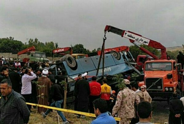 ۴۰ دانش آموز در واژگونی اتوبوس اردو مصدوم شدند ۴۰ دانش آموز در واژگونی اتوبوس اردو مصدوم شدند