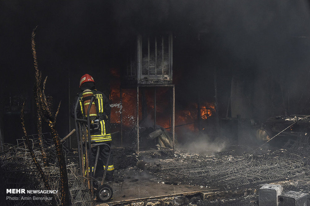 حريق،آتش،مجتمع،دستگاه،اطفا،ايمن،پاركينگ