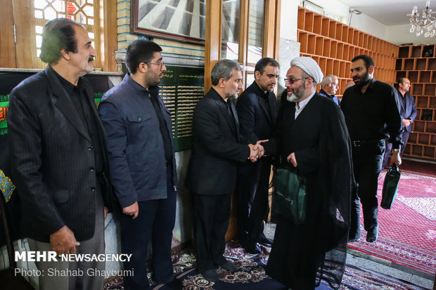 مراسم تشییع پیکر مرحومه فاطمه زندبار والده برادران اسماعیلی