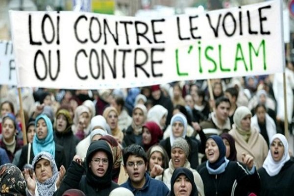 نمایندگان حزب ماکرون در مارسی با نمایندگان مسلمان دیدار کردند
