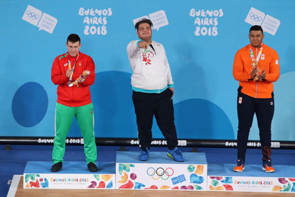 Iran’s Yousefi wins weightlifting gold by great comeback