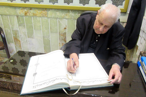 سفیر فلسطین از موزه و کتابخانه آستان مقدس حضرت معصومه(س) دیدن کرد