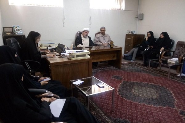 برپایی ۴۵ ایستگاه صلواتی برای پذیرایی از زائران کربلا در همدان